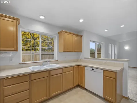 4048 NE 10th Terrace Gresham OR 97030