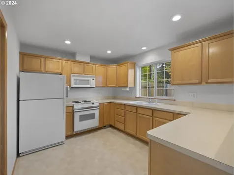 4048 NE 10th Terrace Gresham OR 97030