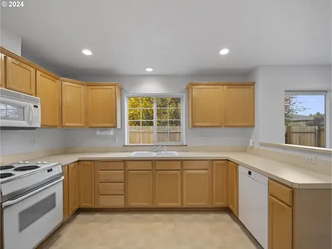 4048 NE 10th Terrace Gresham OR 97030