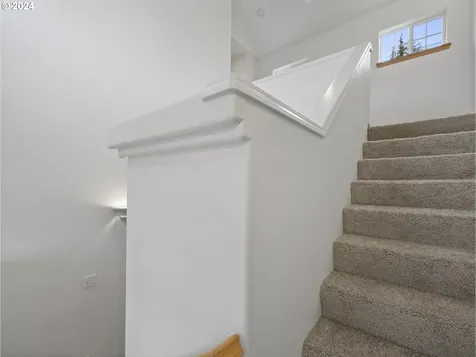 4048 NE 10th Terrace Gresham OR 97030
