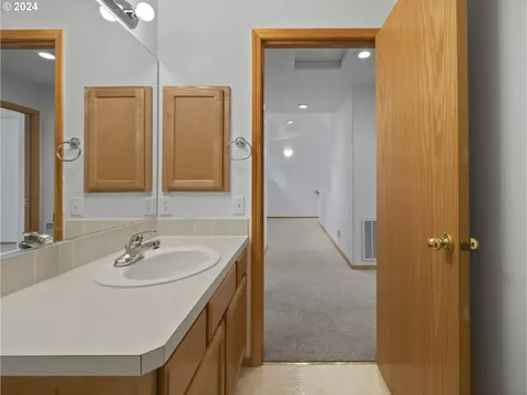 4048 NE 10th Terrace Gresham OR 97030