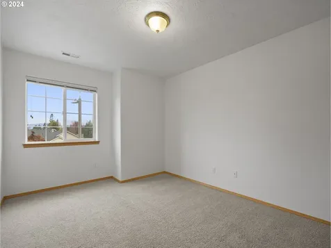 4048 NE 10th Terrace Gresham OR 97030