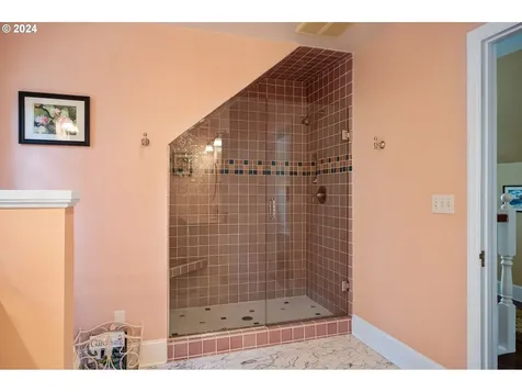 1933 Ne 61st Avenue Portland OR 97213