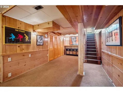 1933 Ne 61st Avenue Portland OR 97213