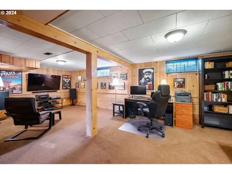 1933 Ne 61st Avenue Portland OR 97213