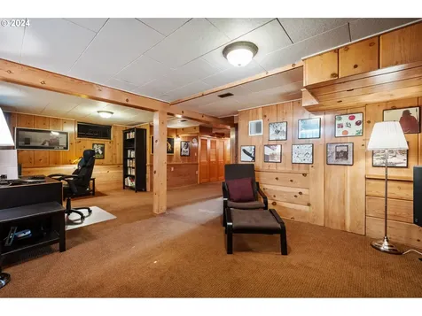 1933 Ne 61st Avenue Portland OR 97213