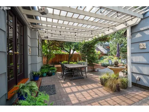 1933 Ne 61st Avenue Portland OR 97213