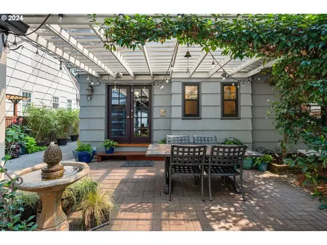 1933 Ne 61st Avenue Portland OR 97213