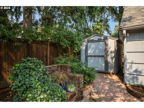 1933 Ne 61st Avenue Portland OR 97213