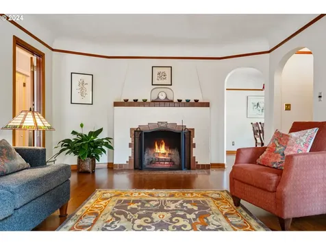 1933 Ne 61st Avenue Portland OR 97213