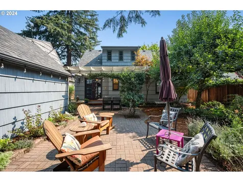 1933 Ne 61st Avenue Portland OR 97213
