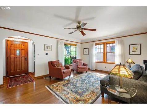 1933 Ne 61st Avenue Portland OR 97213