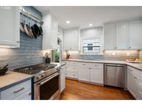 1933 Ne 61st Avenue Portland OR 97213