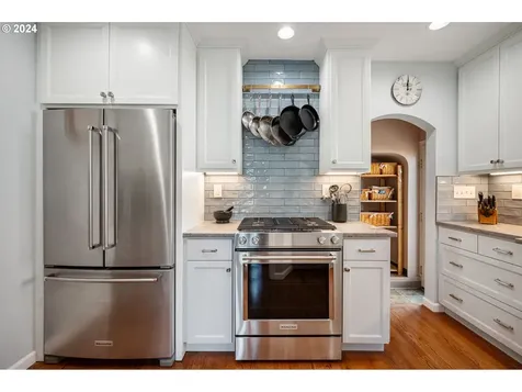 1933 Ne 61st Avenue Portland OR 97213