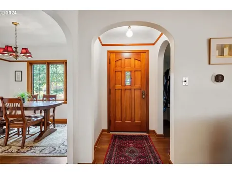 1933 Ne 61st Avenue Portland OR 97213