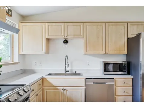 1211 Nw 41st Street Vancouver WA 98660