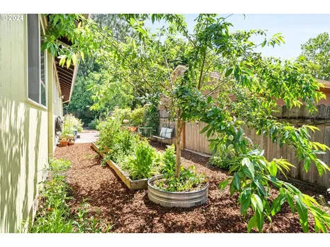 1211 Nw 41st Street Vancouver WA 98660