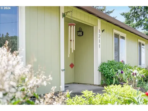 1211 Nw 41st Street Vancouver WA 98660
