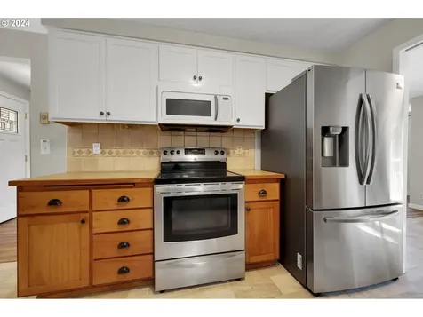 4665 Manzanita Street Eugene OR 97405