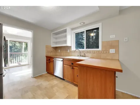 4665 Manzanita Street Eugene OR 97405