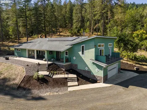 892 Mulberry Lane Roseburg OR 97471