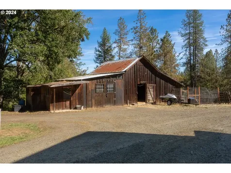 892 Mulberry Lane Roseburg OR 97471