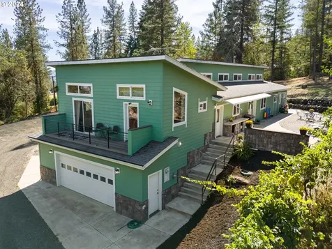 892 Mulberry Lane Roseburg OR 97471