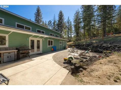 892 Mulberry Lane Roseburg OR 97471