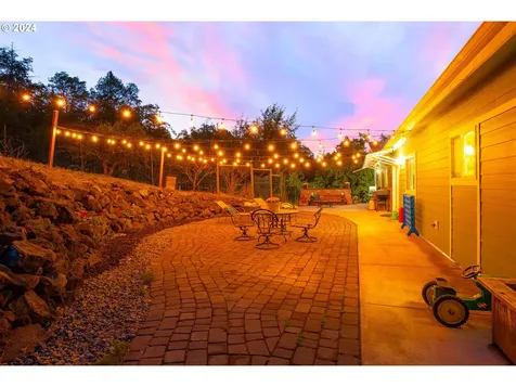 892 Mulberry Lane Roseburg OR 97471