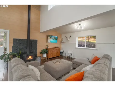 892 Mulberry Lane Roseburg OR 97471