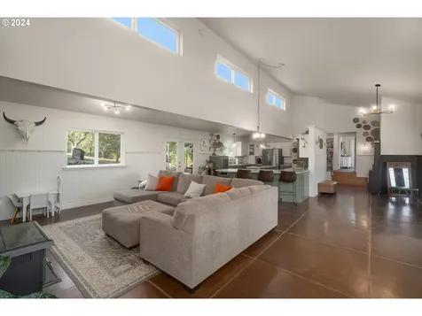 892 Mulberry Lane Roseburg OR 97471