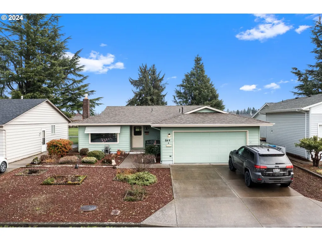 644 E Clackamas Circle Woodburn OR 97071