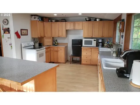 21145 SE Tillstrom Road Damascus OR 97089