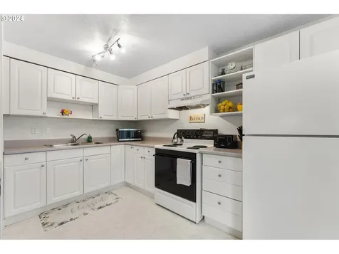 4663 NE 119th Avenue Portland OR 97220
