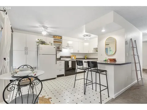 4663 NE 119th Avenue Portland OR 97220