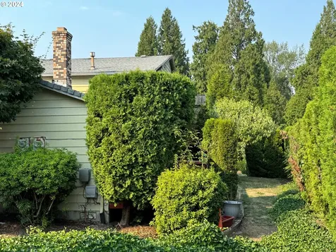 96 NE Olvera Court Gresham OR 97030