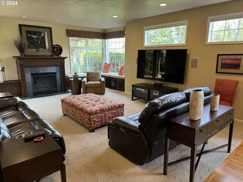 990 Old Orchard Lane Springfield OR 97477