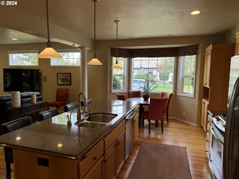 990 Old Orchard Lane Springfield OR 97477