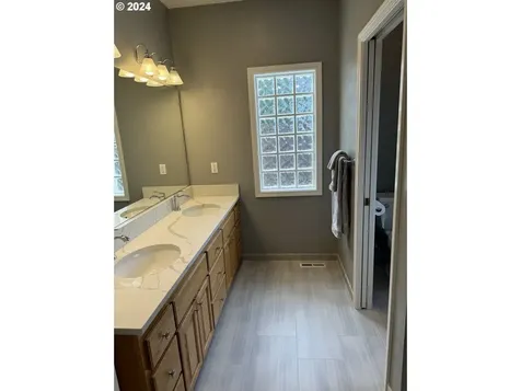 990 Old Orchard Lane Springfield OR 97477