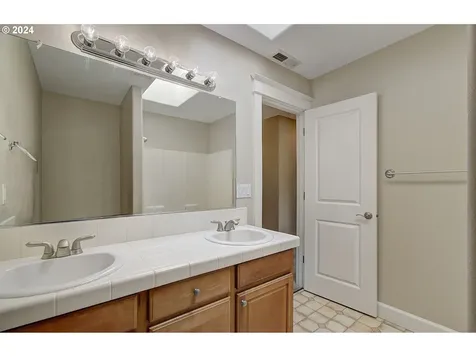 9605 NE 104th Street Vancouver WA 98662