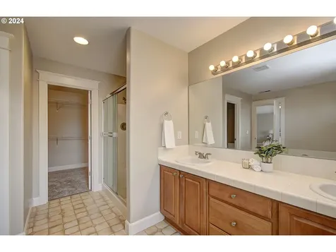 9605 NE 104th Street Vancouver WA 98662