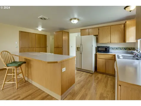 4017 Ne 158th Avenue Vancouver WA 98682