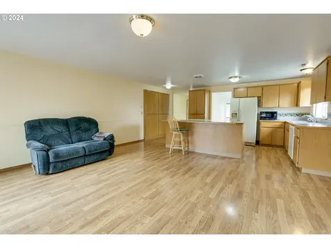 4017 Ne 158th Avenue Vancouver WA 98682