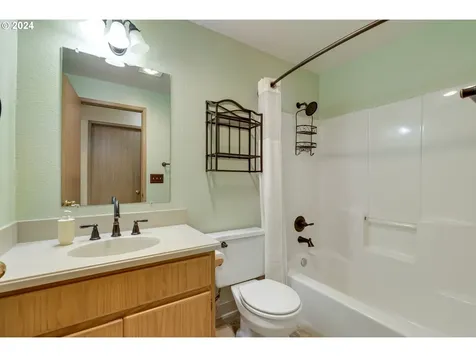 4017 Ne 158th Avenue Vancouver WA 98682