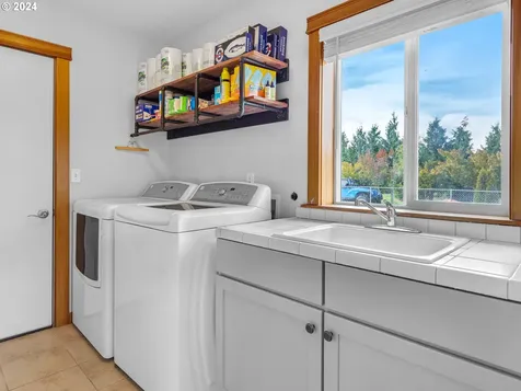 42449 Dale Lane Astoria OR 97103