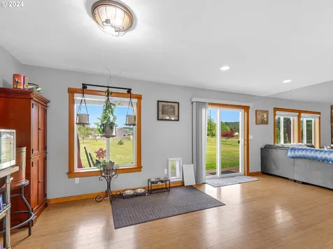 42449 Dale Lane Astoria OR 97103