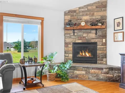 42449 Dale Lane Astoria OR 97103
