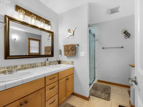 42449 Dale Lane Astoria OR 97103