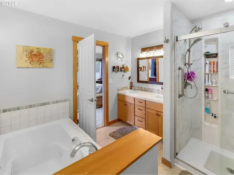 42449 Dale Lane Astoria OR 97103