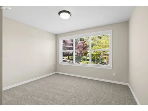 26 Se 69th Avenue Portland OR 97215